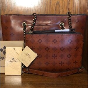 NWT-Patricia Nash-SET-Belle Tote & Cassini Wristlet-Tan-Signature Print-$348